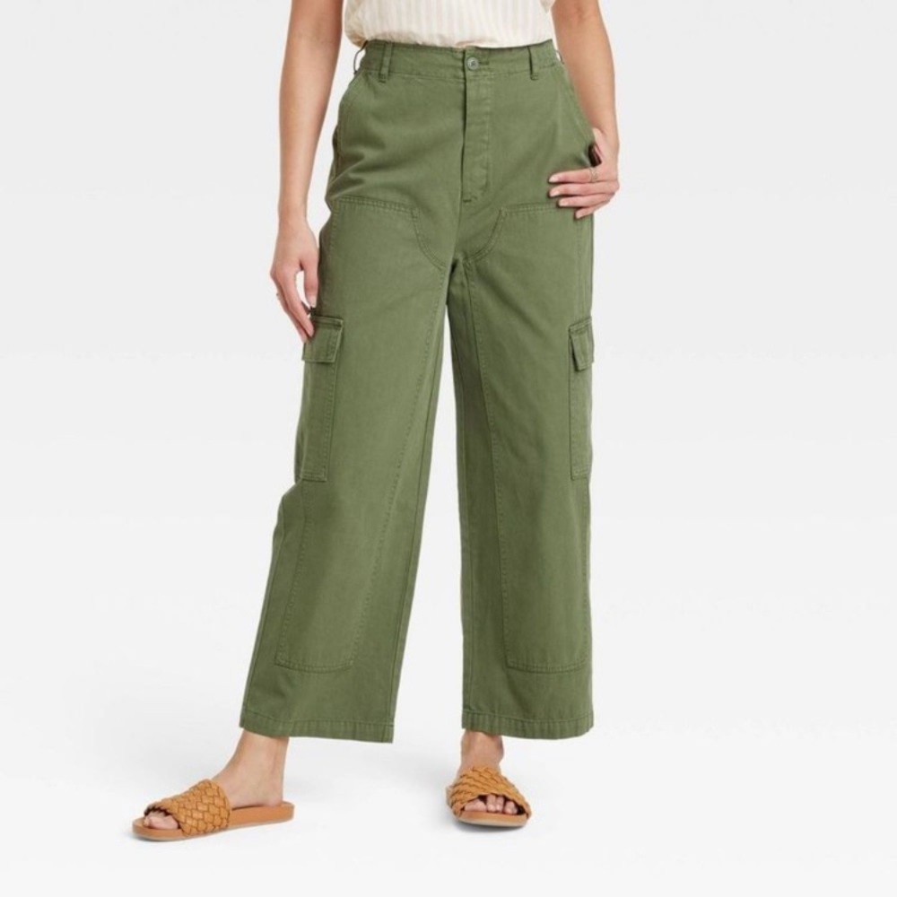 Universal Thread Olive Green Wide-Leg Cargo Pants